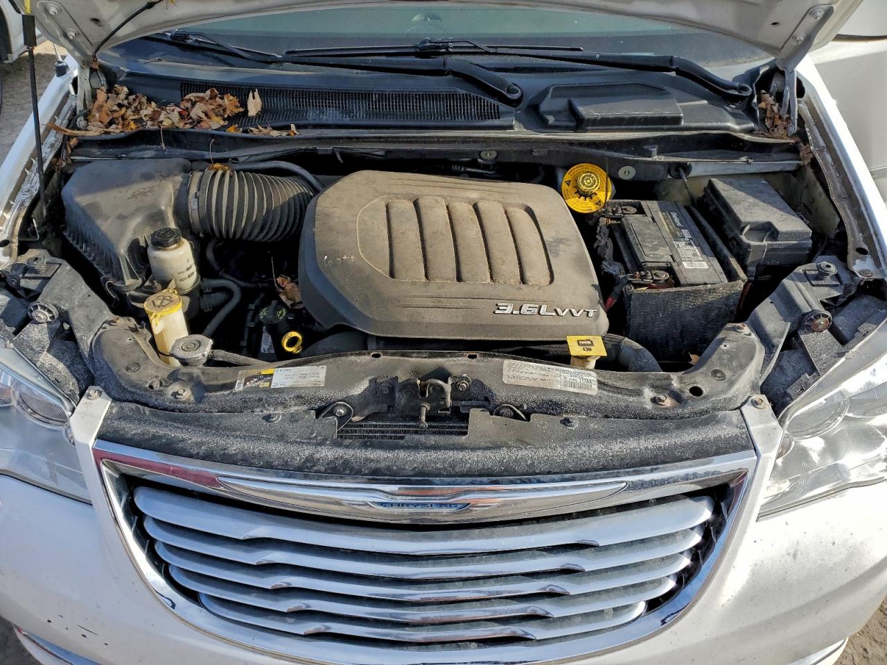 2015 CHRYSLER TOWN & COUNTRY TOURING photo 12