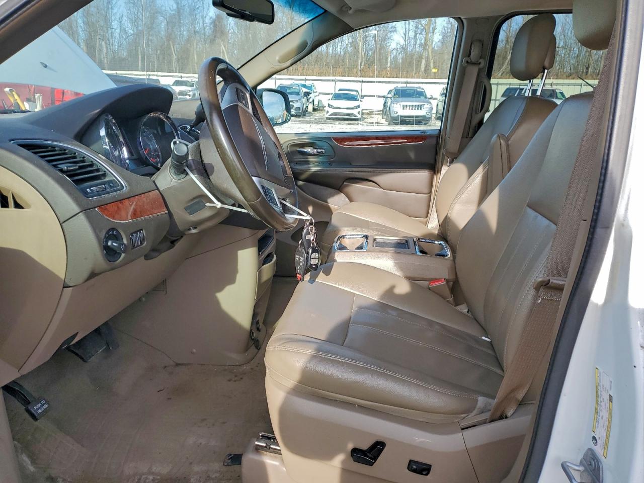 2015 CHRYSLER TOWN & COUNTRY TOURING photo 7