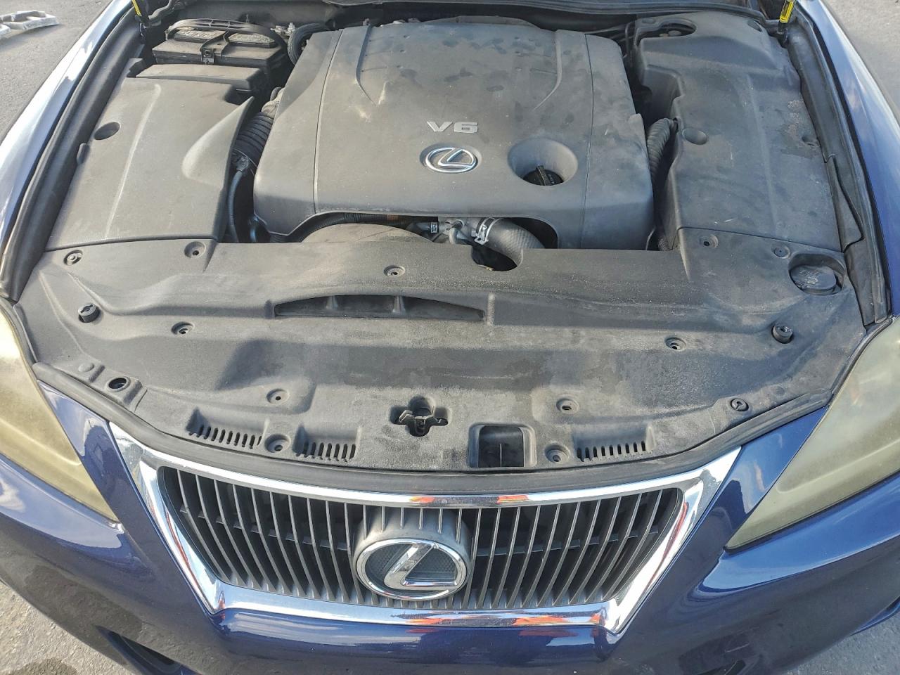2011 LEXUS IS 250 photo 11