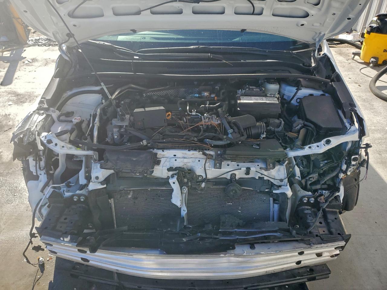 2023 TOYOTA COROLLA LE photo 11