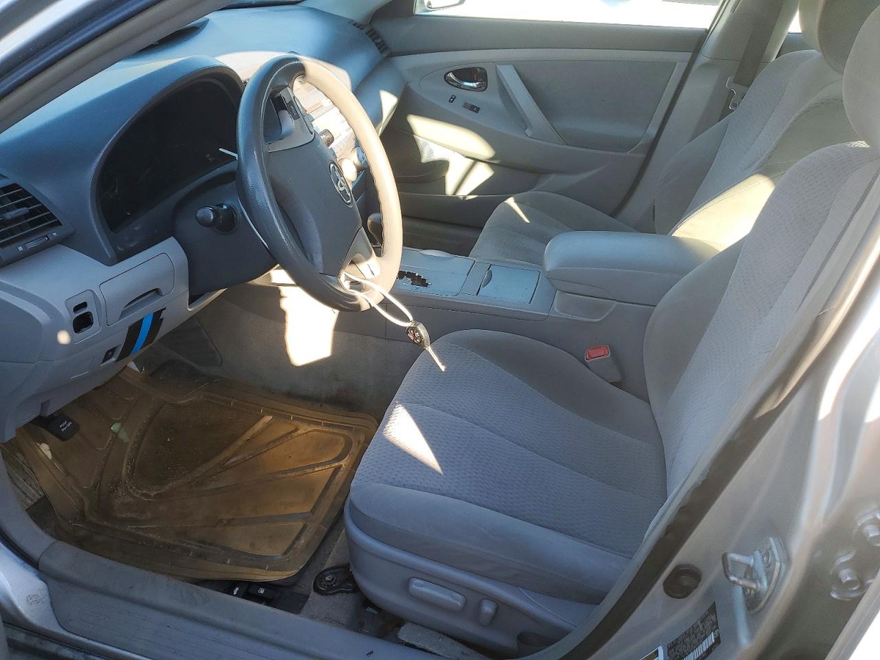 2011 TOYOTA CAMRY BASE photo 19