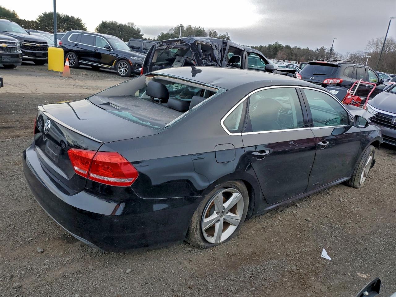 2012 VOLKSWAGEN PASSAT SE photo 3