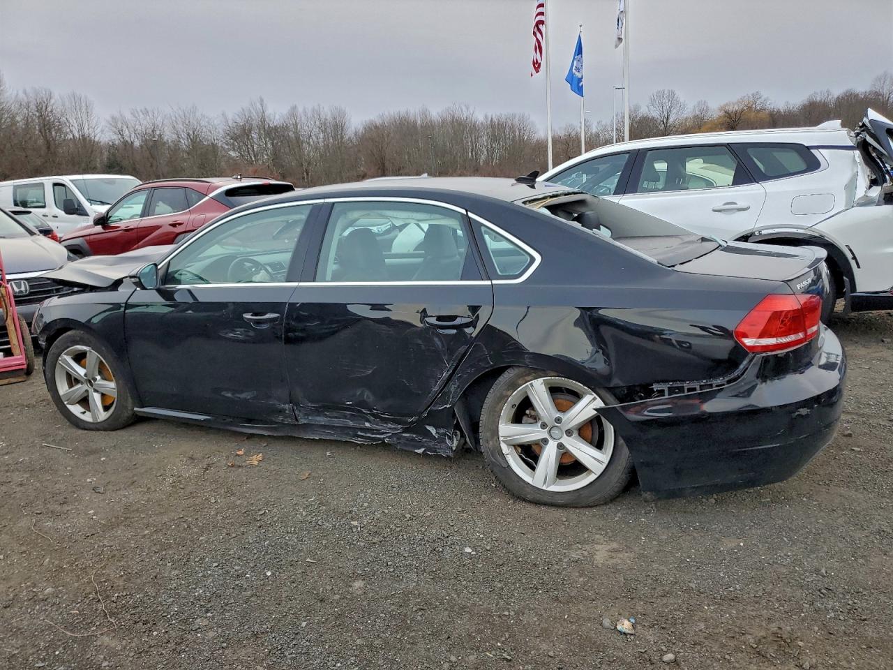 2012 VOLKSWAGEN PASSAT SE photo 2