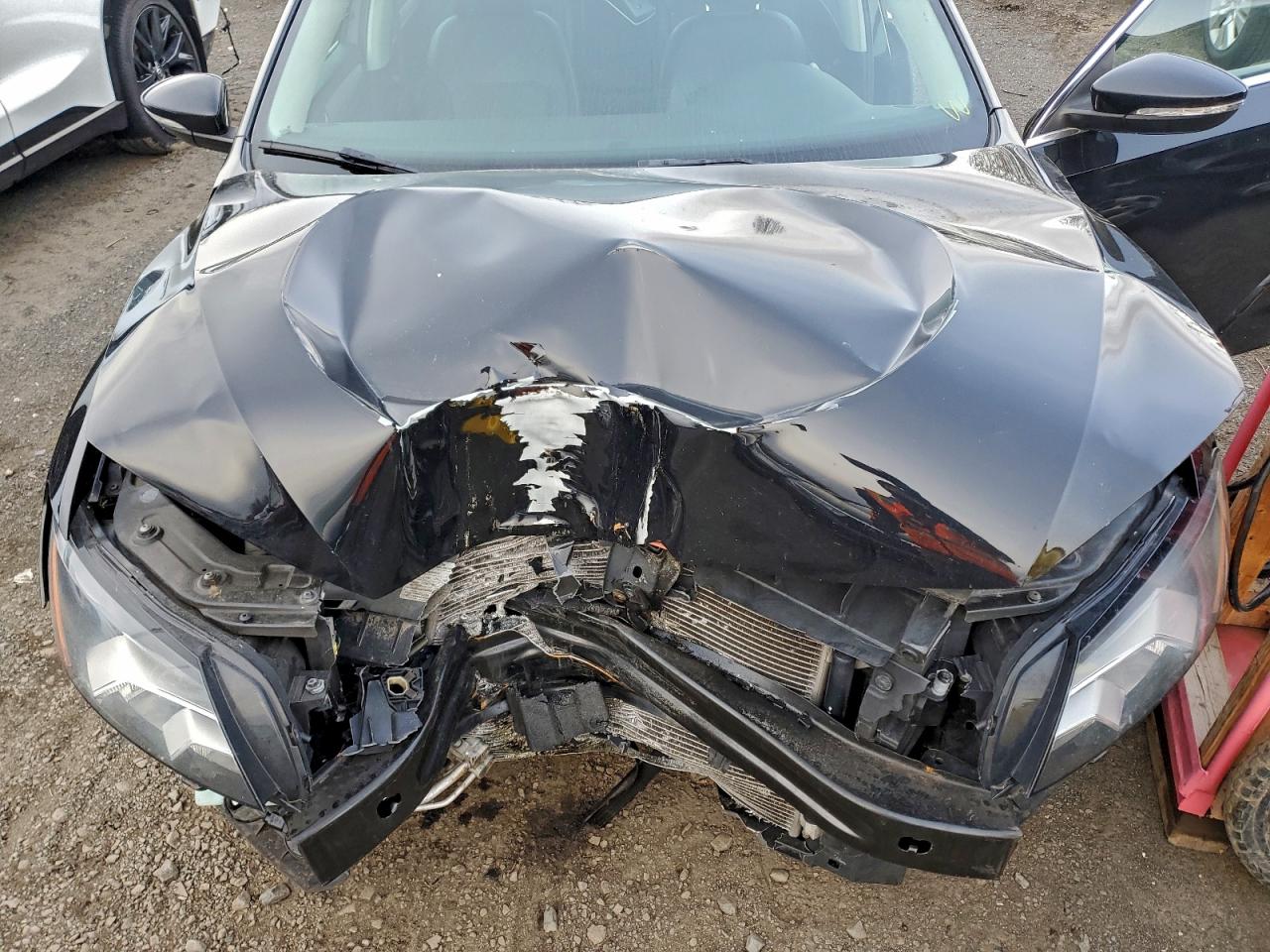 2012 VOLKSWAGEN PASSAT SE photo 11