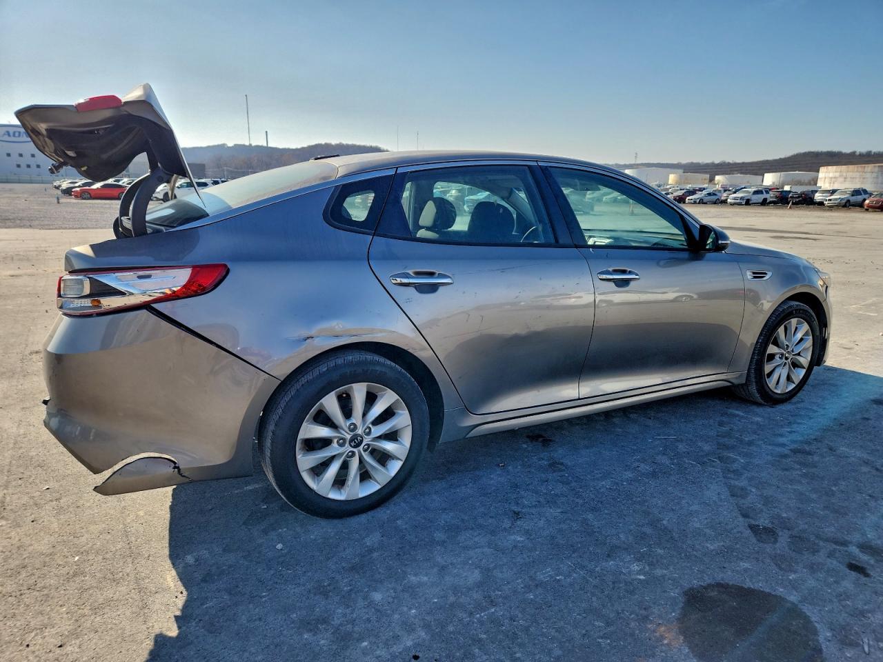 2017 KIA OPTIMA LX photo 3