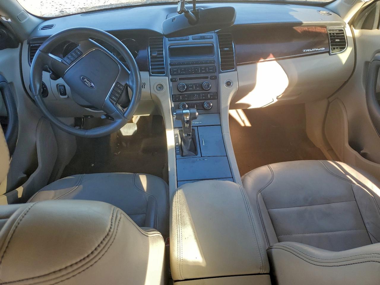 2012 FORD TAURUS SEL photo 8