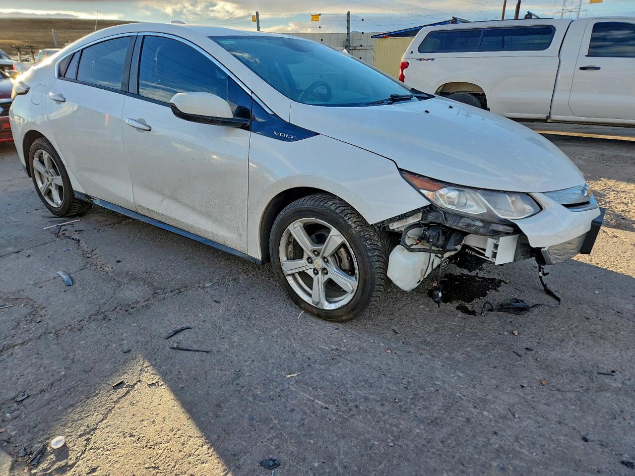 2017 CHEVROLET VOLT LT photo 4