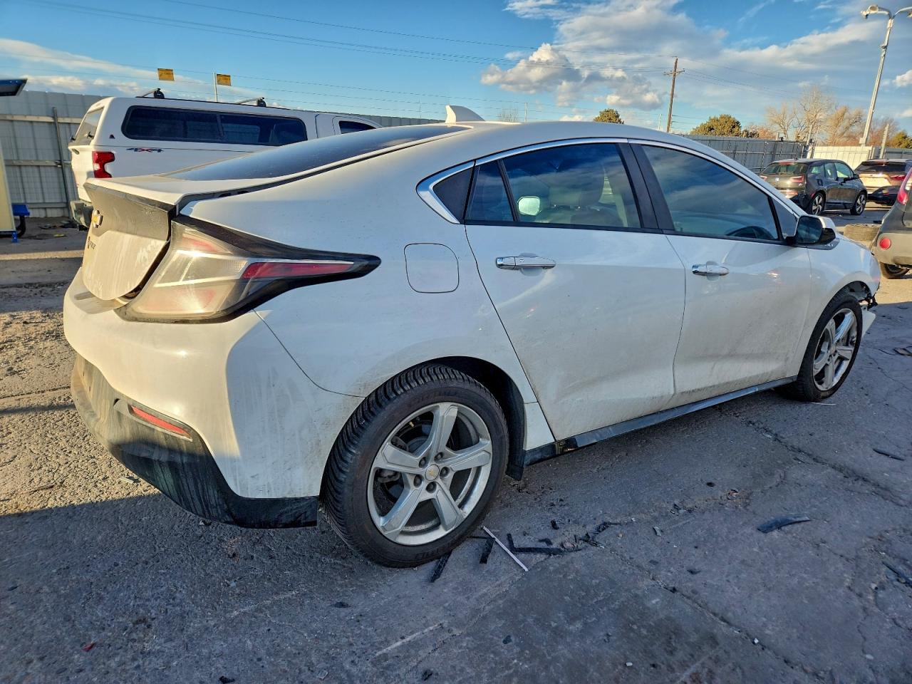 2017 CHEVROLET VOLT LT photo 3