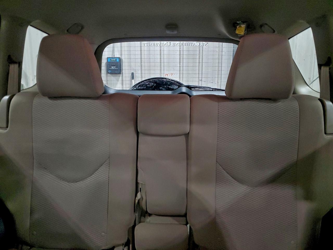 2012 TOYOTA RAV4 photo 10
