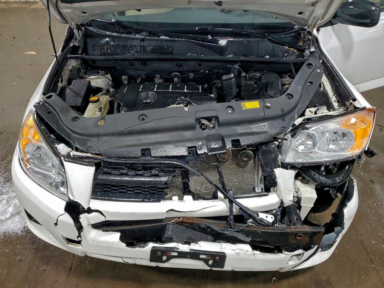 2012 TOYOTA RAV4 photo 12