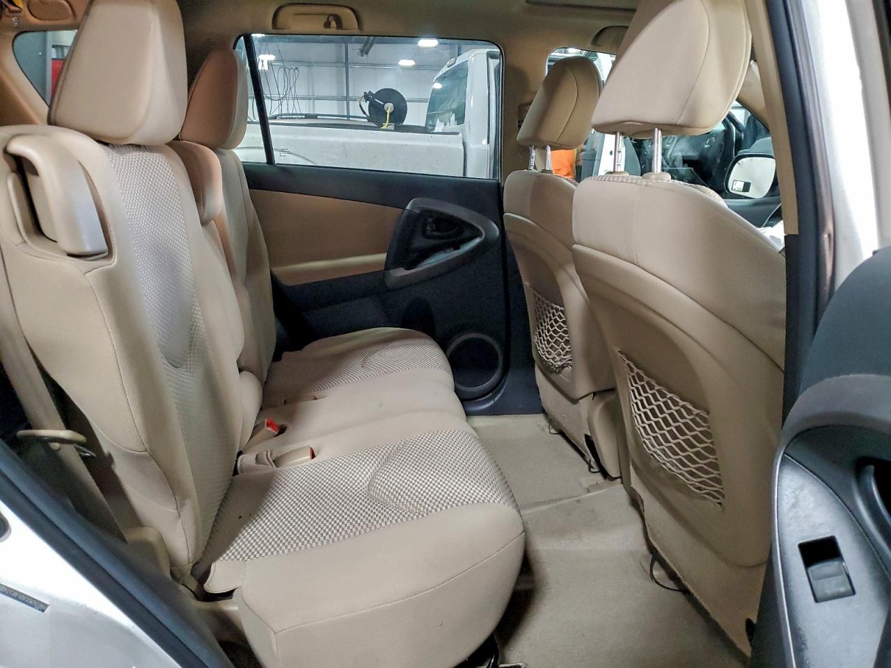 2012 TOYOTA RAV4 photo 11