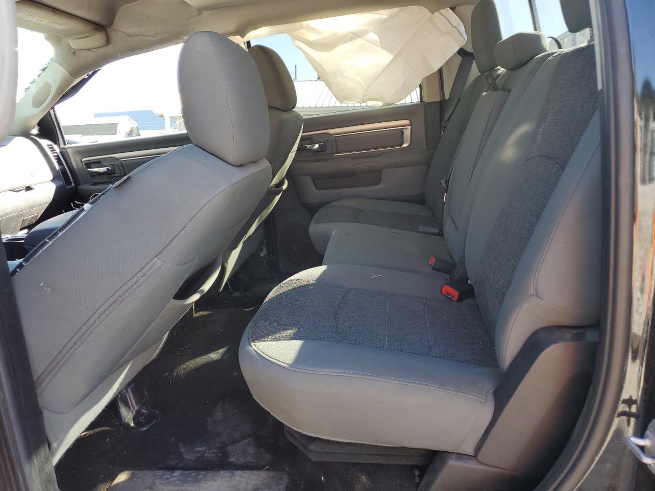 2016 RAM 1500 SLT photo 10