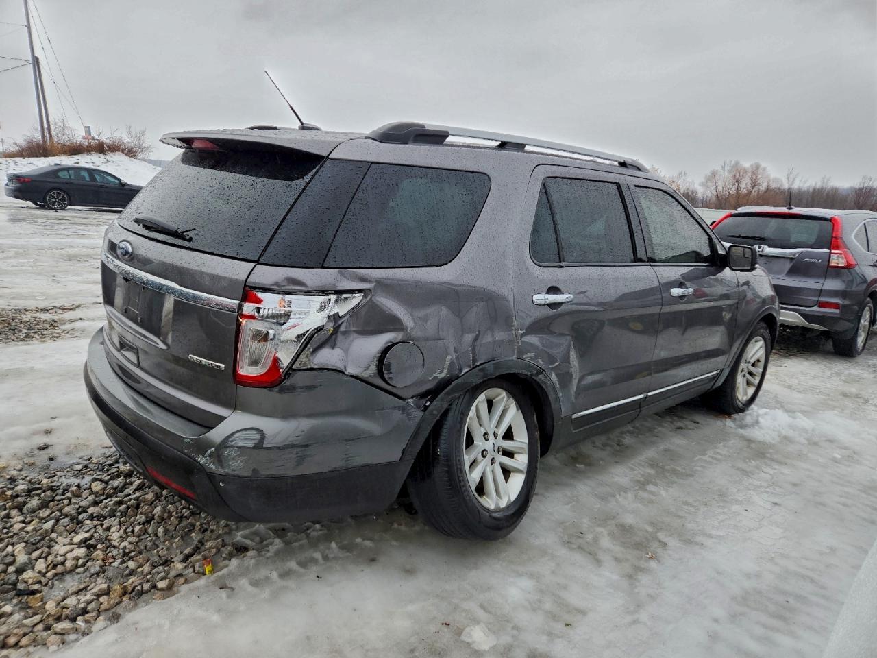 2014 FORD EXPLORER XLT photo 3