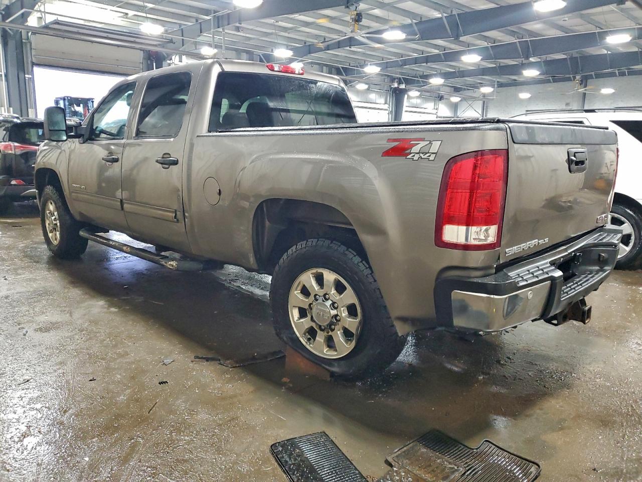 2012 GMC SIERRA K2500 SLE photo 2