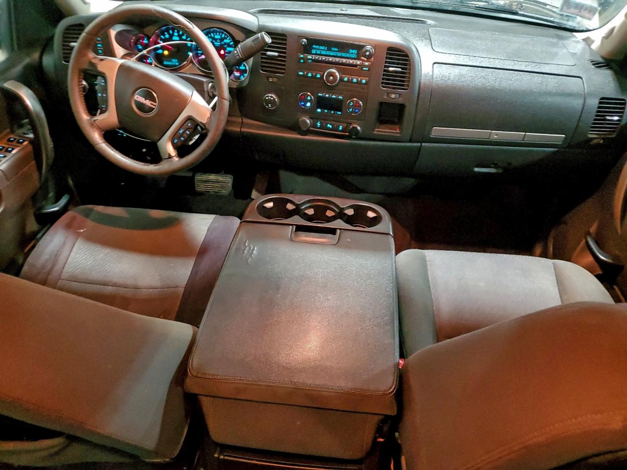 2012 GMC SIERRA K2500 SLE photo 8
