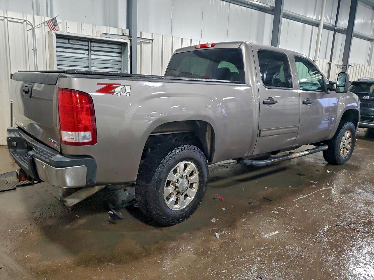 2012 GMC SIERRA K2500 SLE photo 3