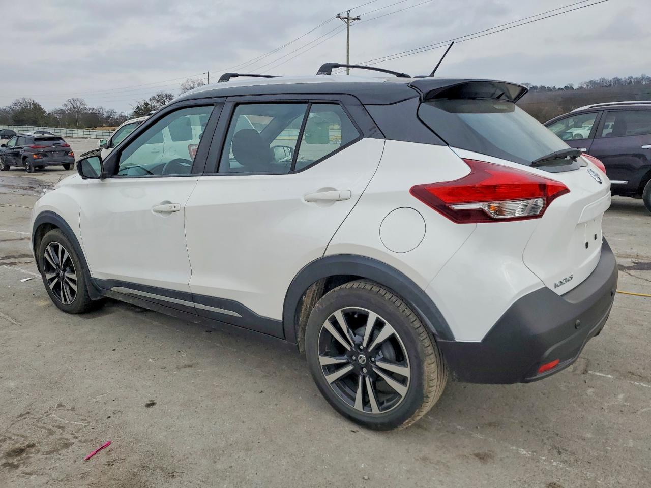 2018 NISSAN KICKS S photo 3