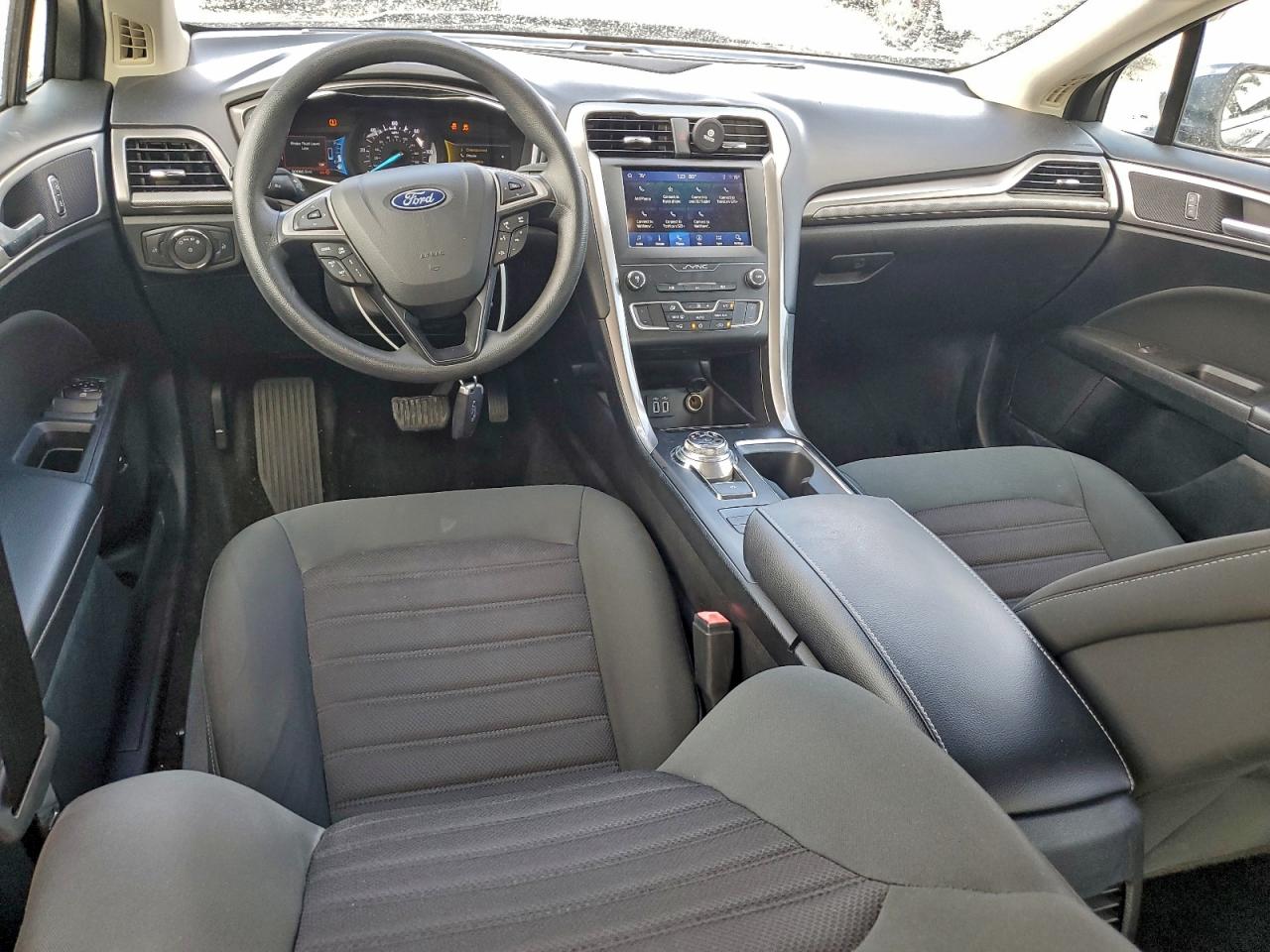 2019 FORD FUSION SE photo 8