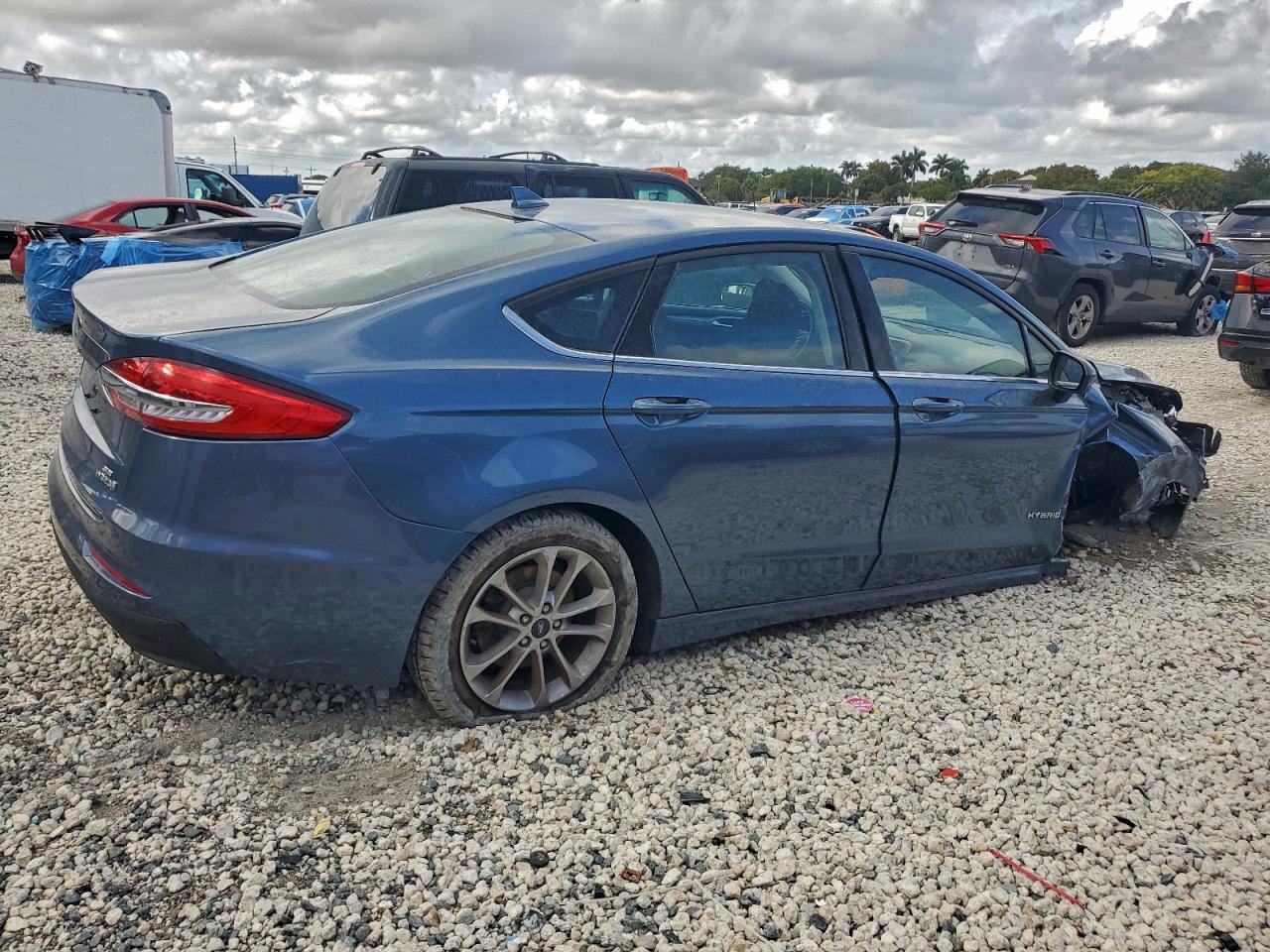 2019 FORD FUSION SE photo 3