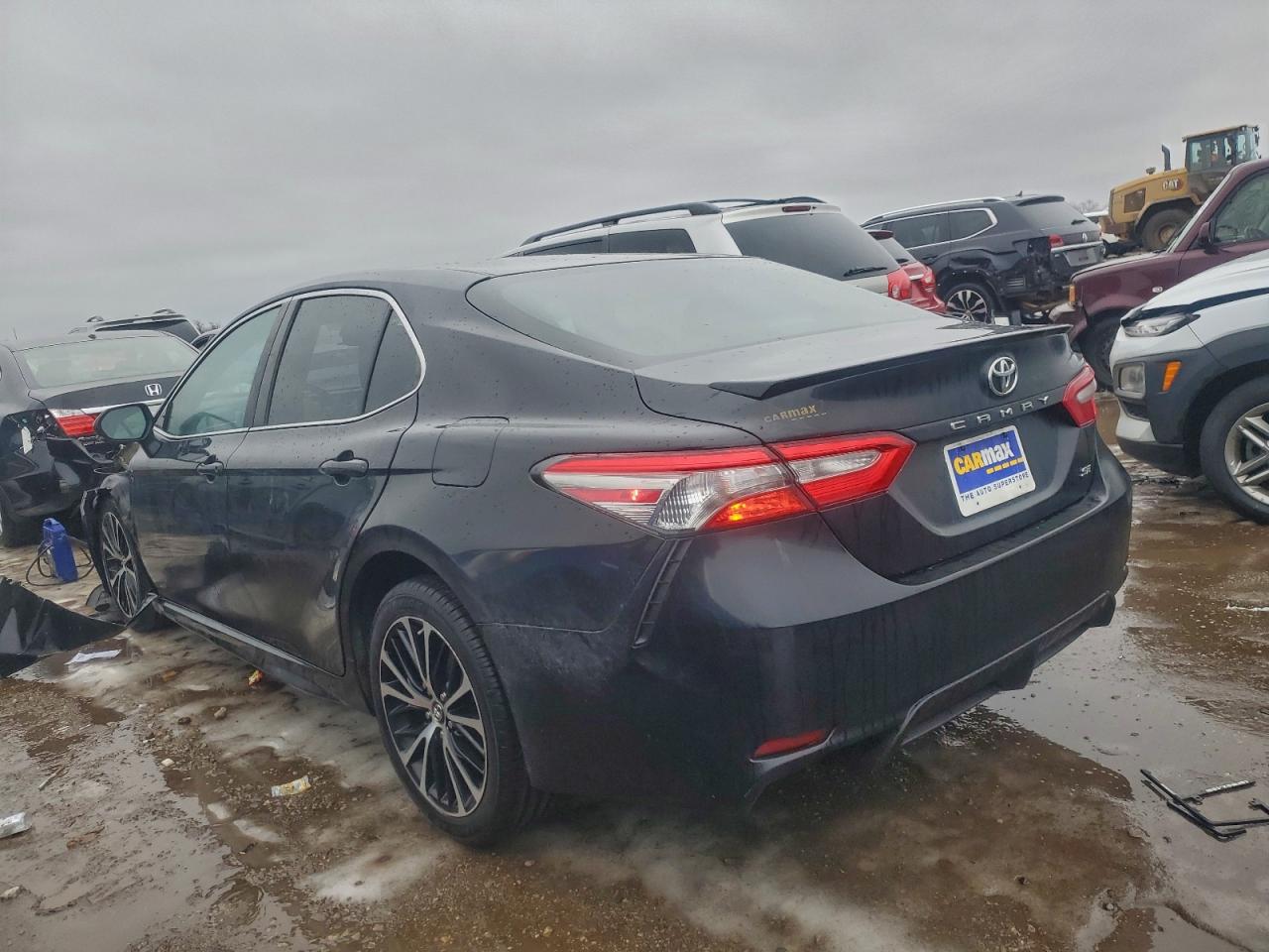 2018 TOYOTA CAMRY L photo 3