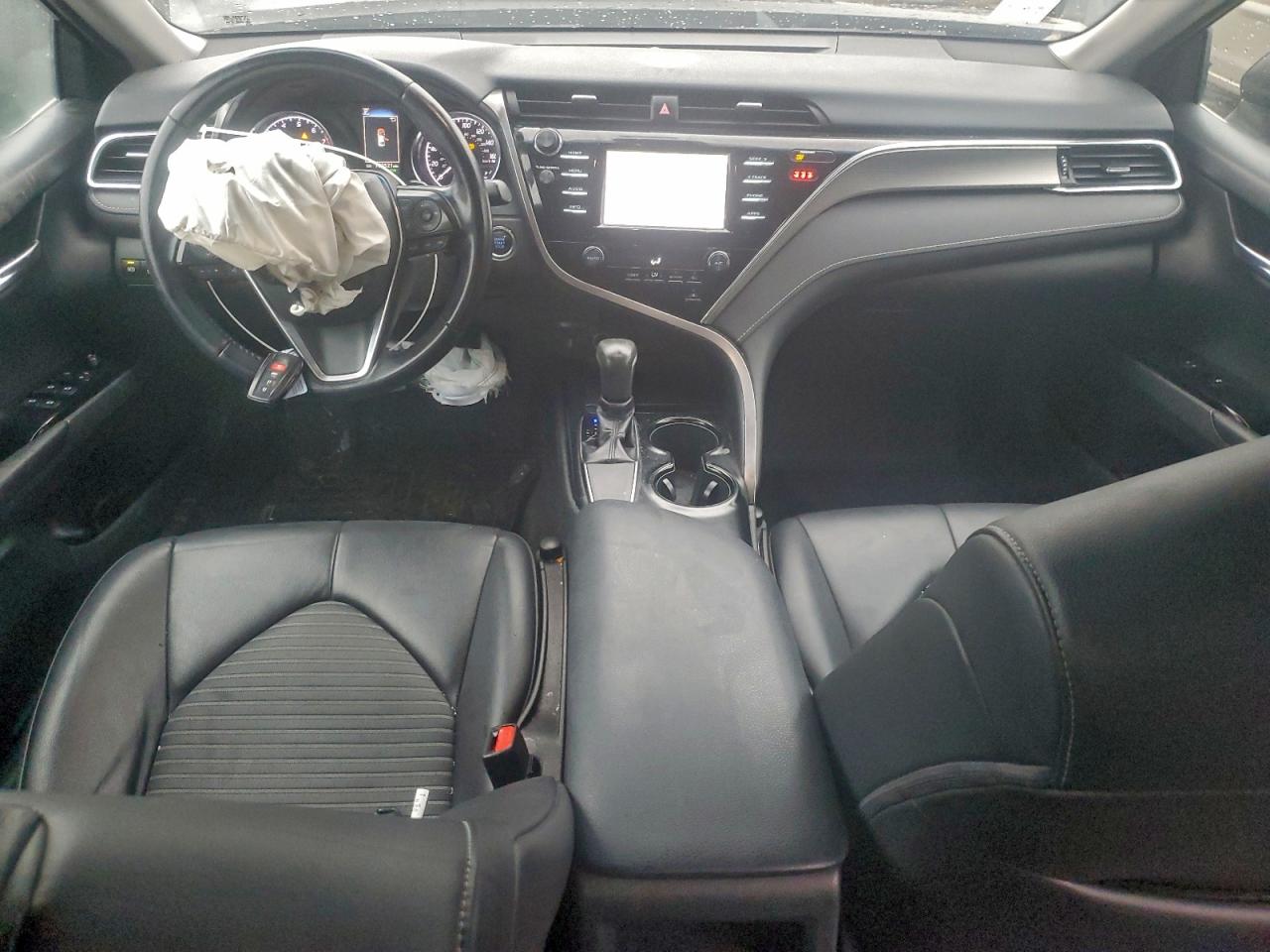 2018 TOYOTA CAMRY L photo 15