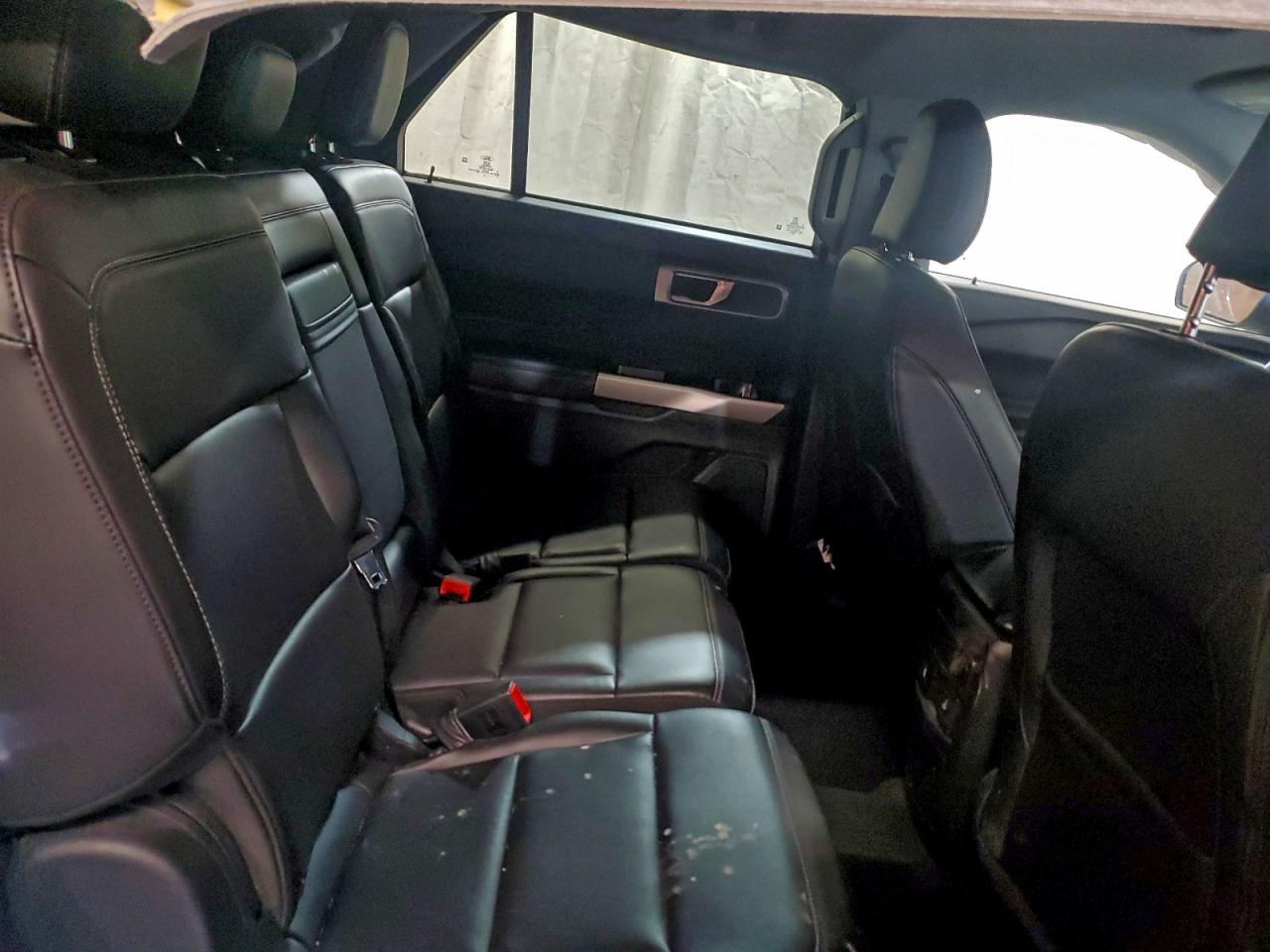 2024 FORD EXPLORER XLT photo 31