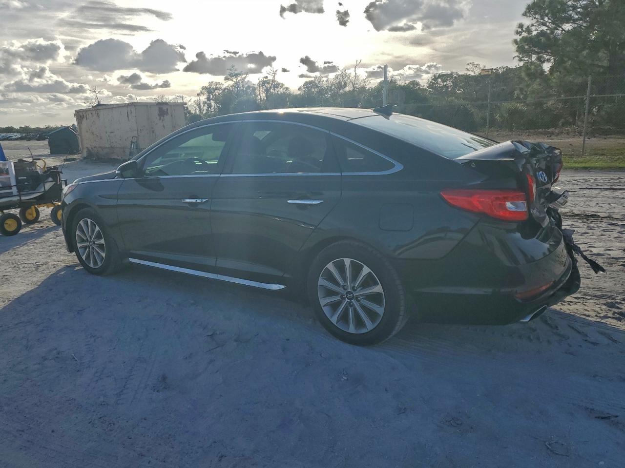 2016 HYUNDAI SONATA SPORT photo 2