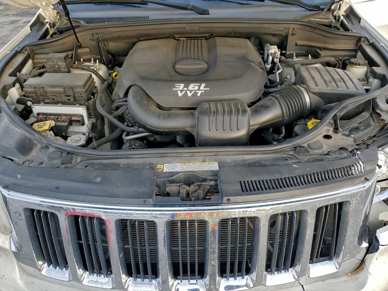 2012 JEEP GRAND CHEROKEE LAREDO photo 12