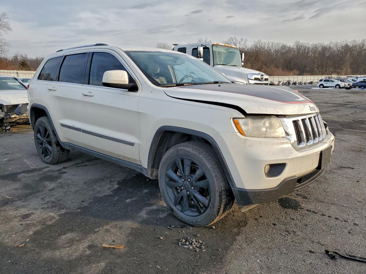 2012 JEEP GRAND CHEROKEE LAREDO photo 4