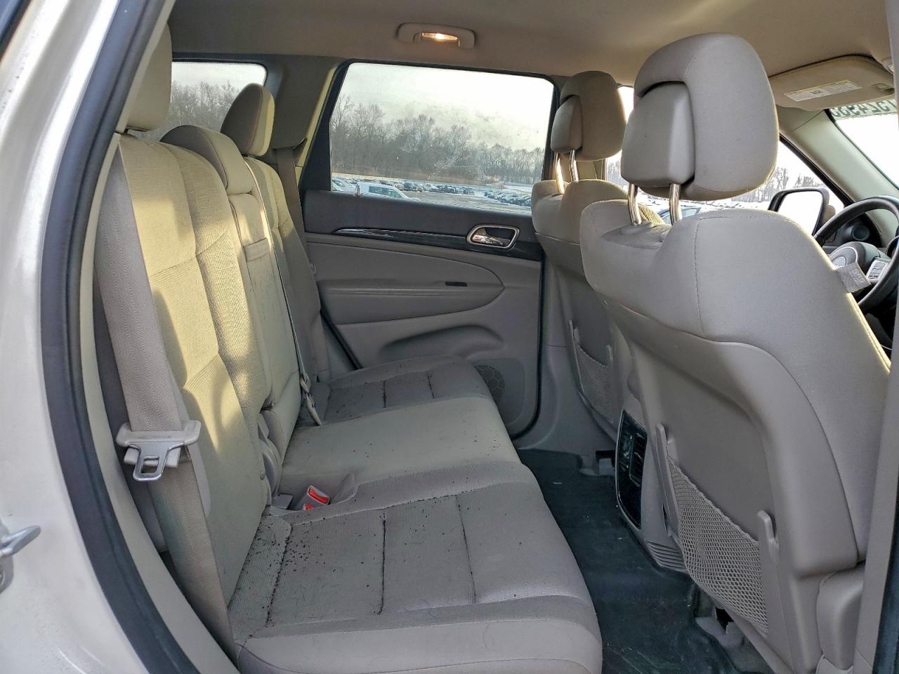 2012 JEEP GRAND CHEROKEE LAREDO photo 11