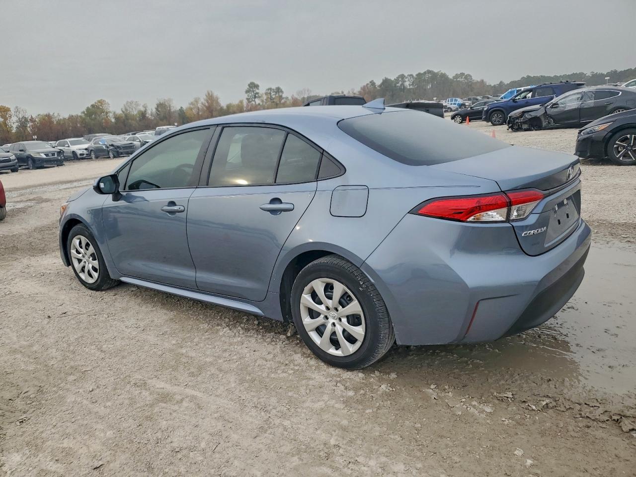 2025 TOYOTA COROLLA LE photo 2