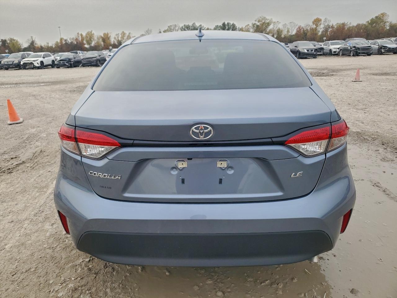 2025 TOYOTA COROLLA LE photo 6