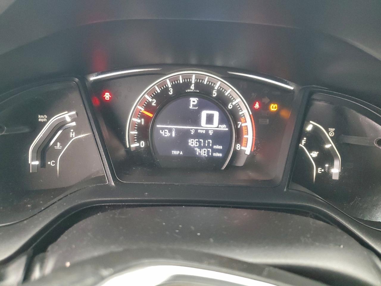 2016 HONDA CIVIC LX photo 9