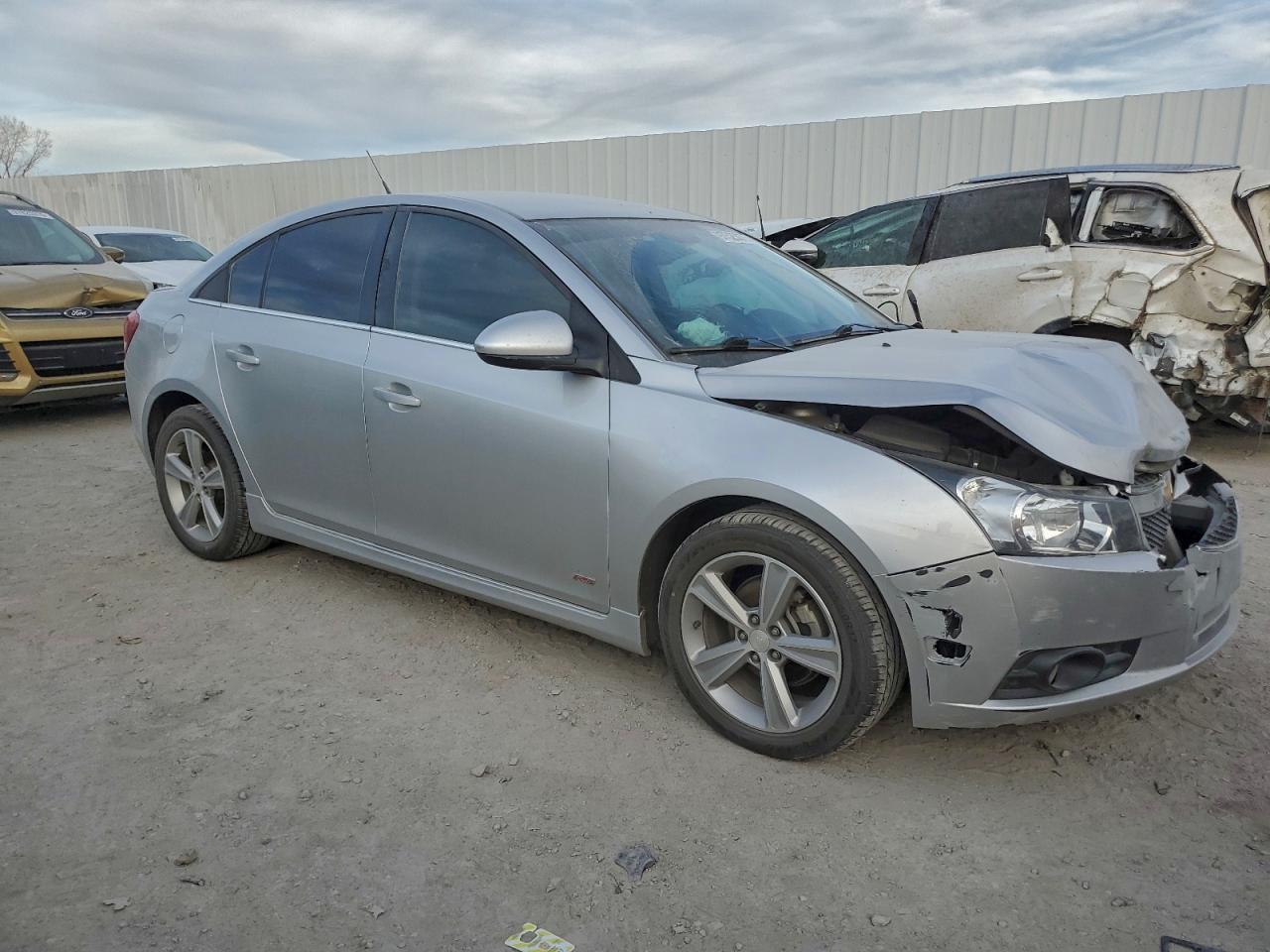 2013 CHEVROLET CRUZE LT photo 4