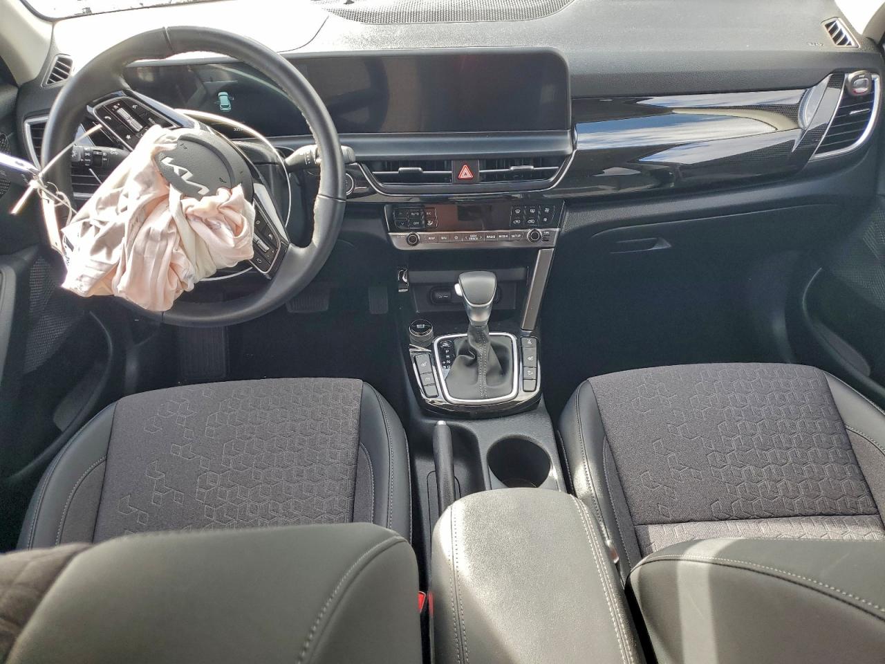 2025 KIA SELTOS S photo 8