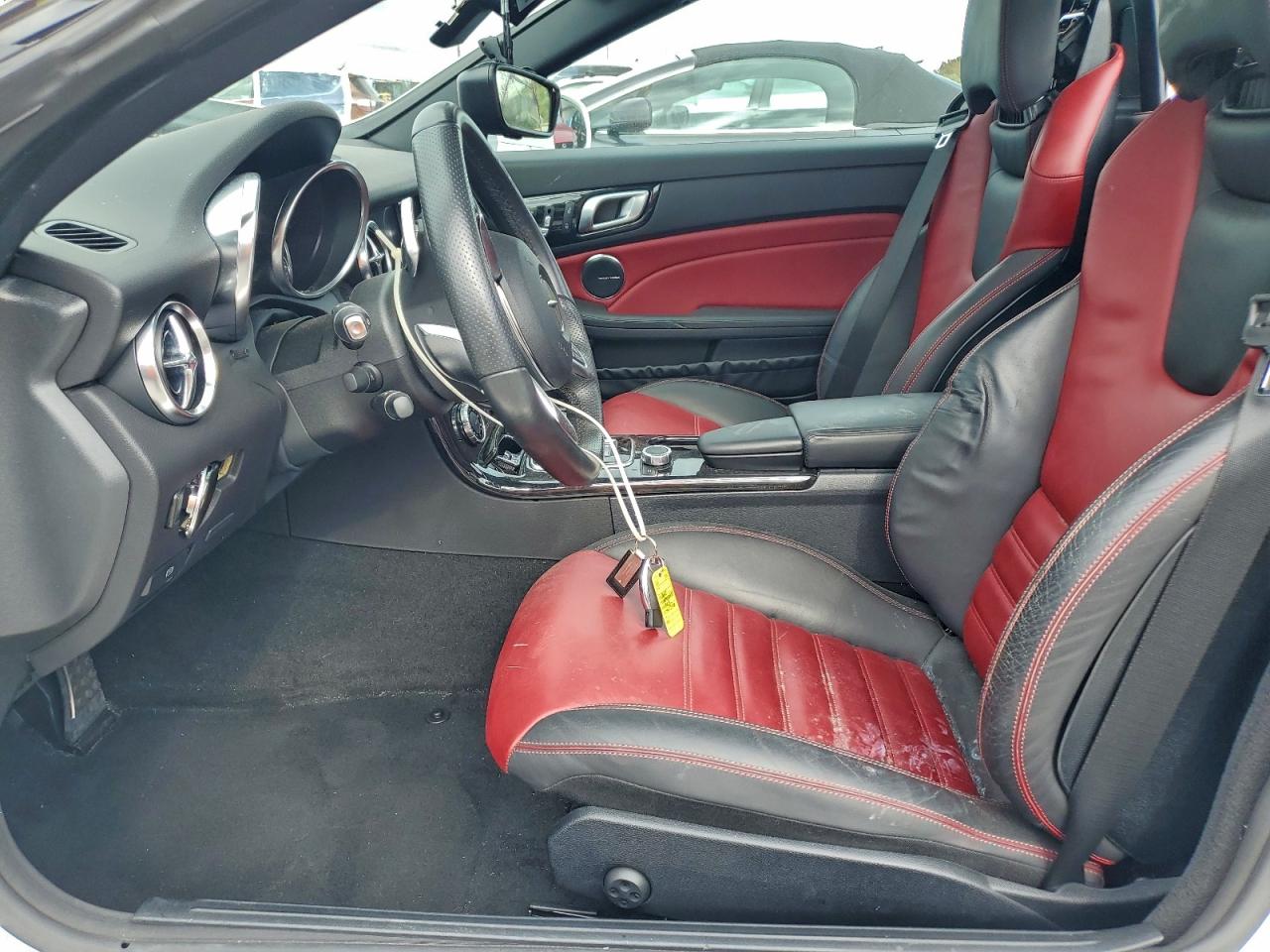 2017 MERCEDES-BENZ SLC 300 photo 7