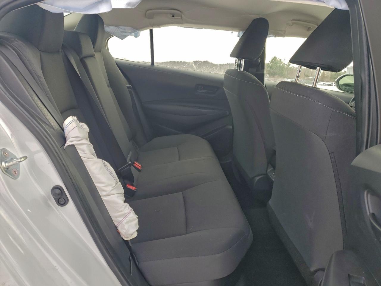 2025 TOYOTA COROLLA LE photo 10