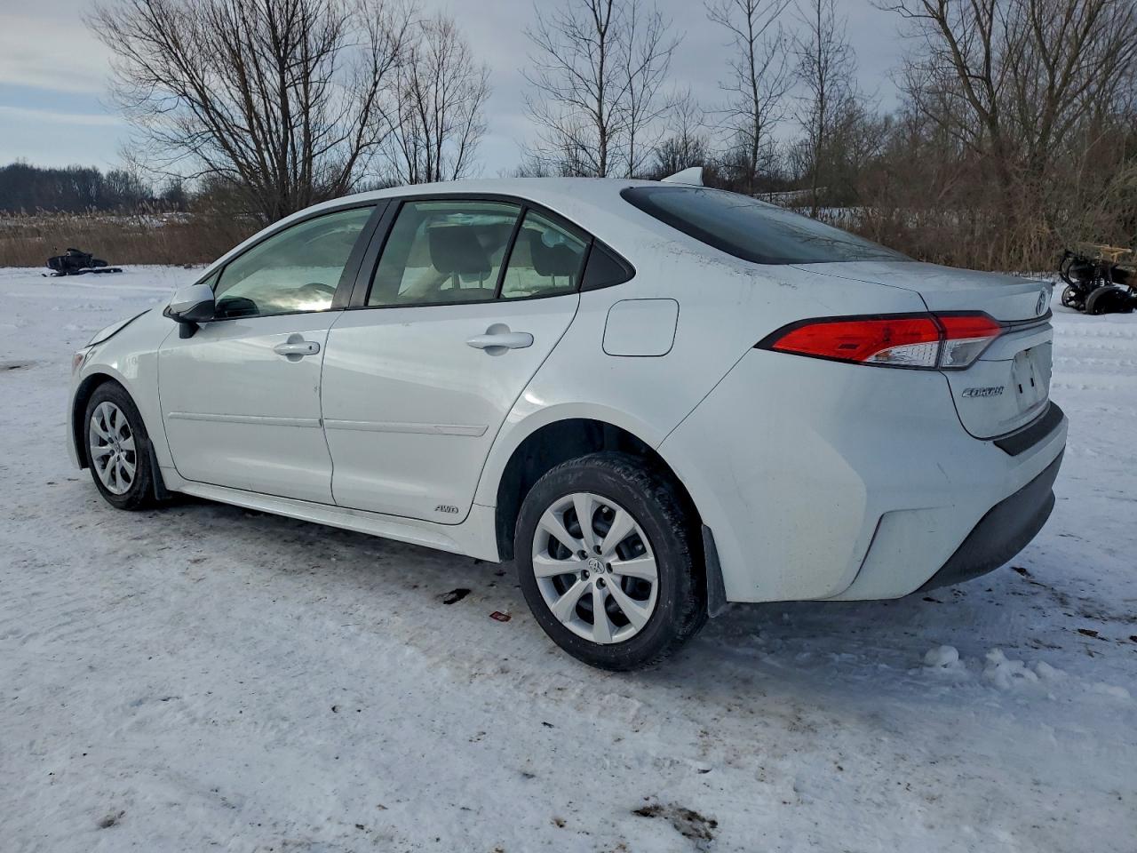2025 TOYOTA COROLLA LE photo 2