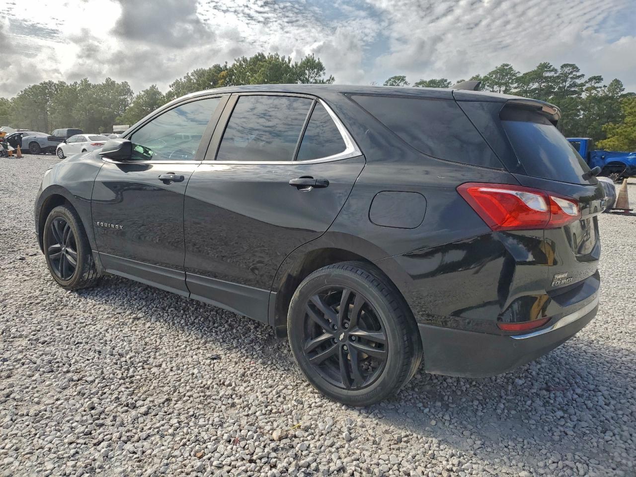 2021 CHEVROLET EQUINOX LT photo 2