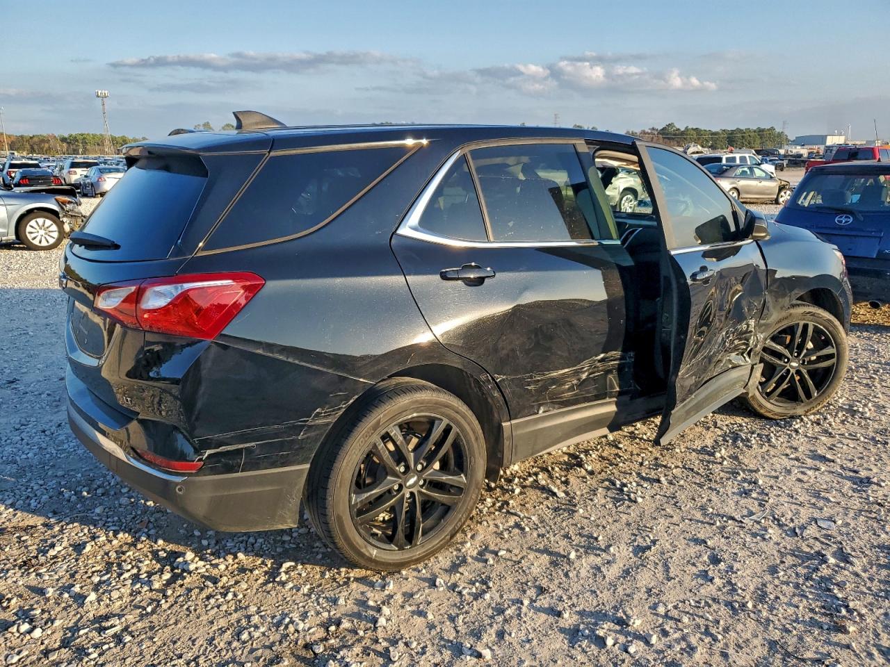 2021 CHEVROLET EQUINOX LT photo 3