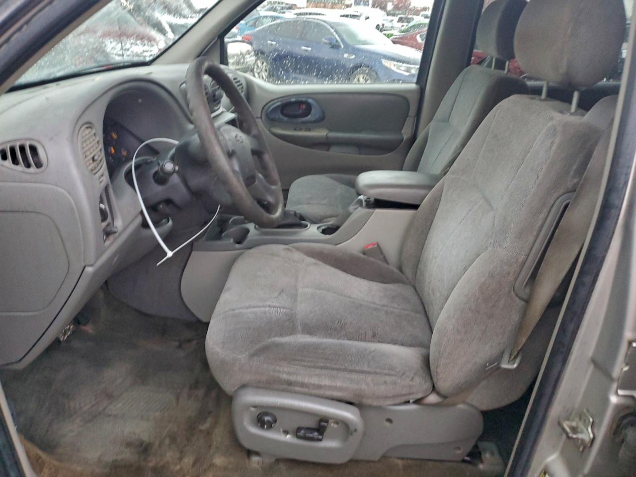 2004 CHEVROLET TRAILBLAZER LS photo 7