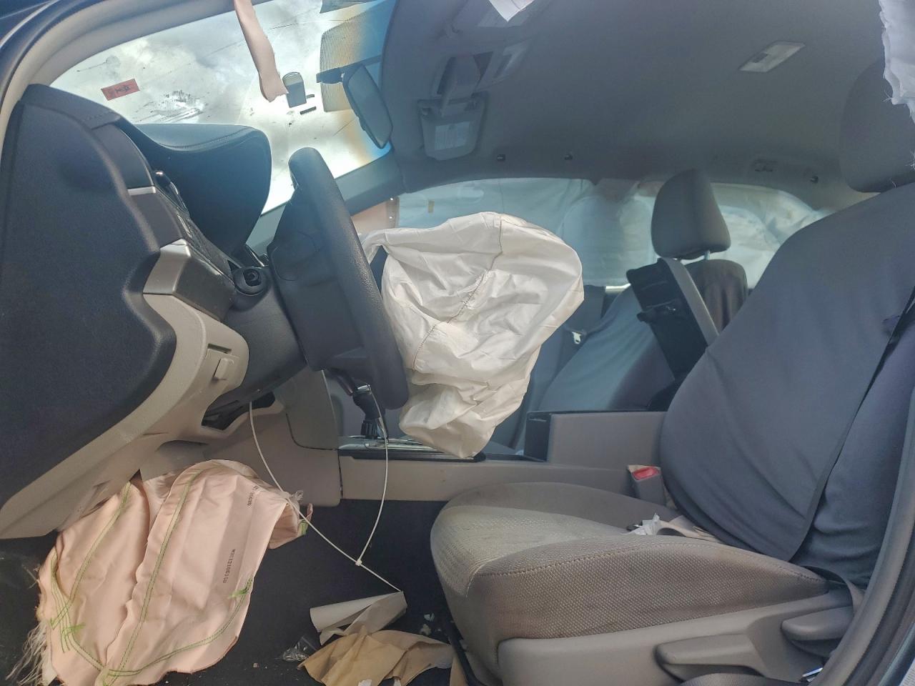 2012 TOYOTA CAMRY BASE photo 7