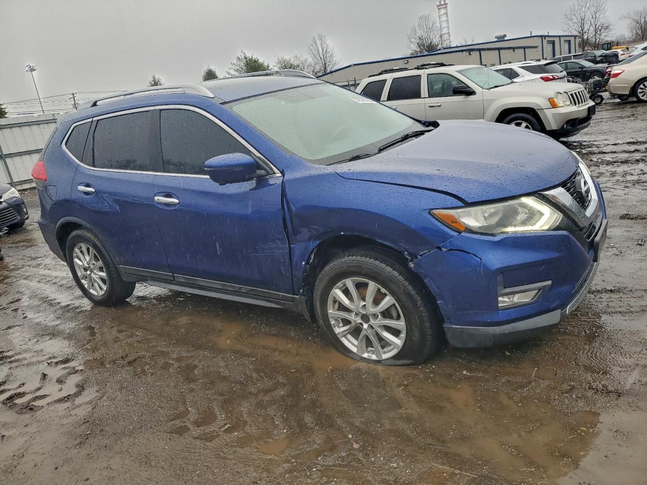 2017 NISSAN ROGUE SV photo 4