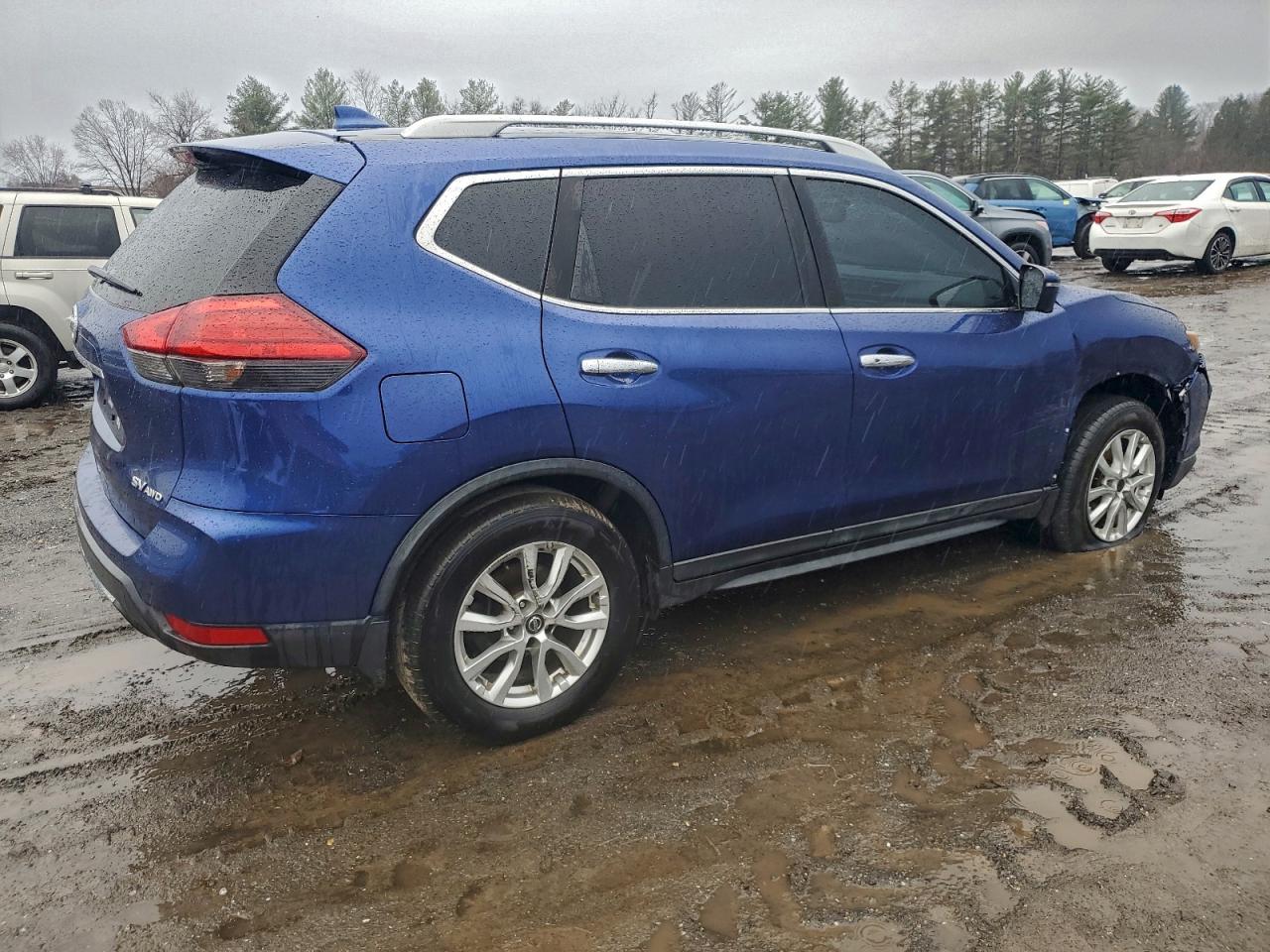2017 NISSAN ROGUE SV photo 3