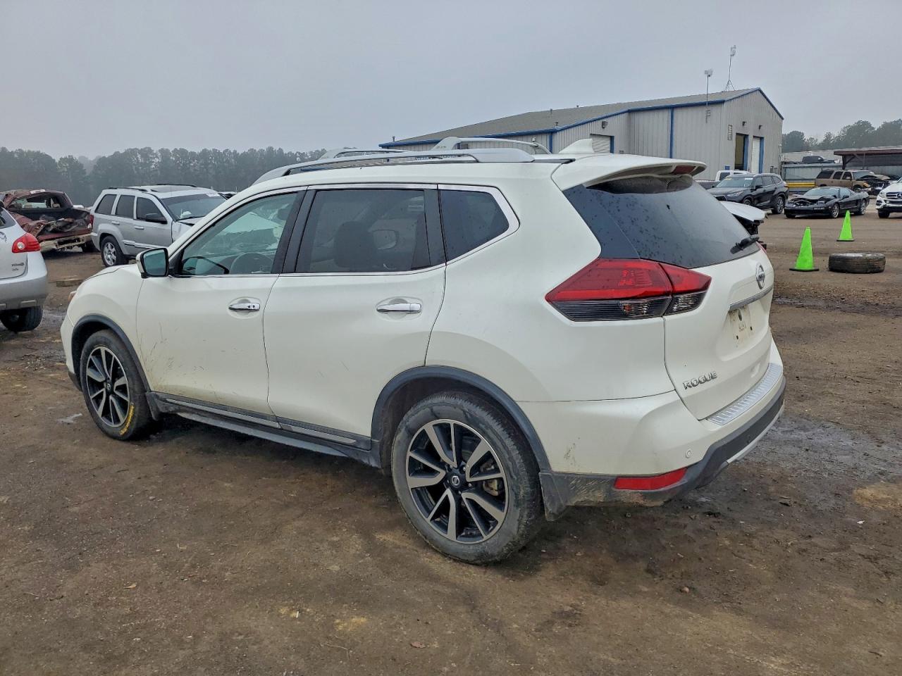 2019 NISSAN ROGUE S photo 2