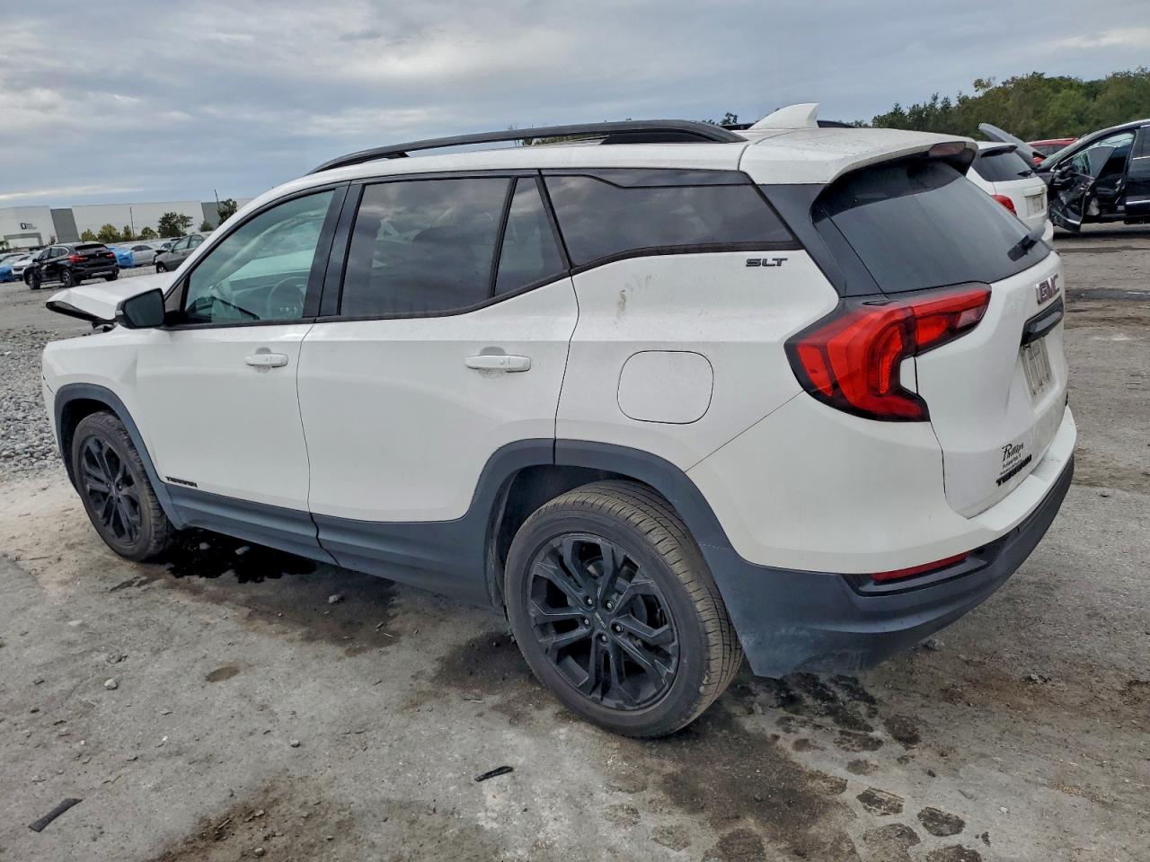 2019 GMC TERRAIN SLT photo 2