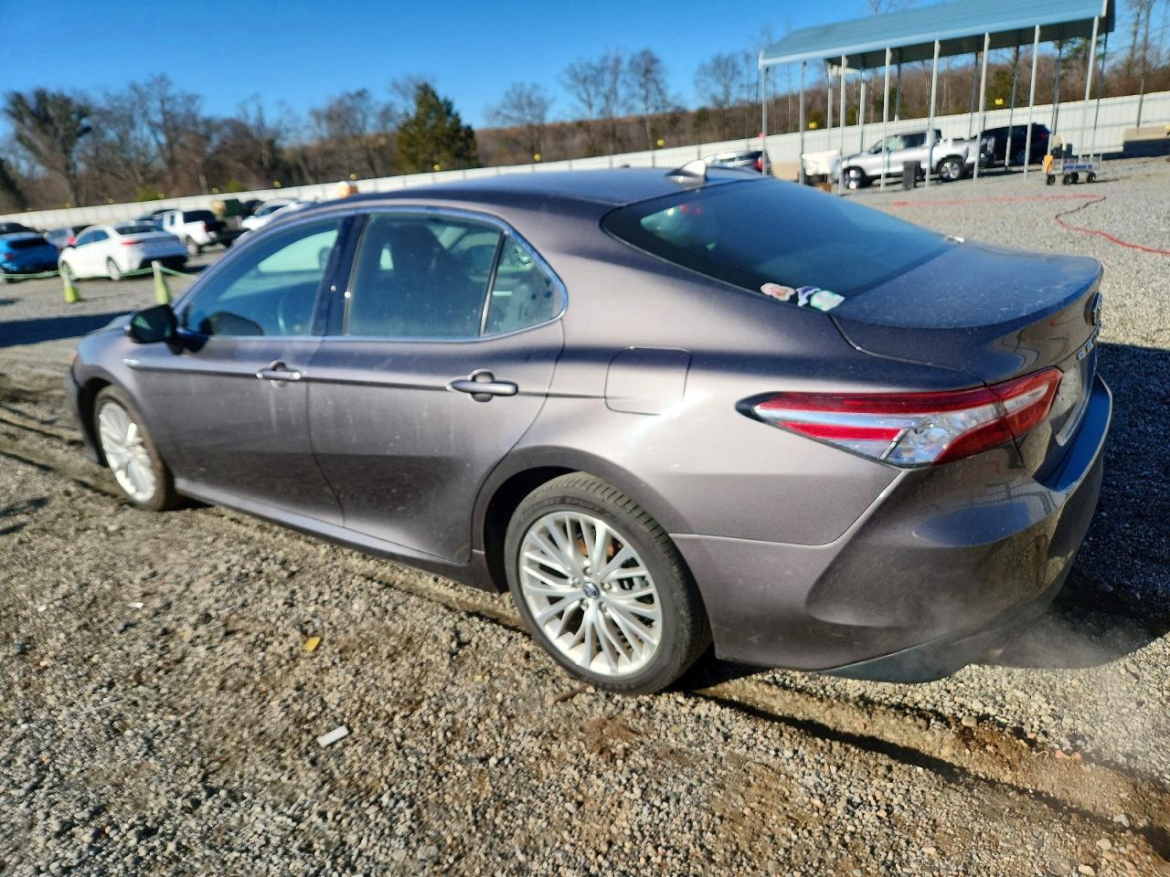 2018 TOYOTA CAMRY HYBRID photo 2