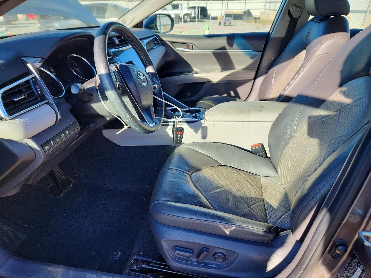 2018 TOYOTA CAMRY HYBRID photo 7
