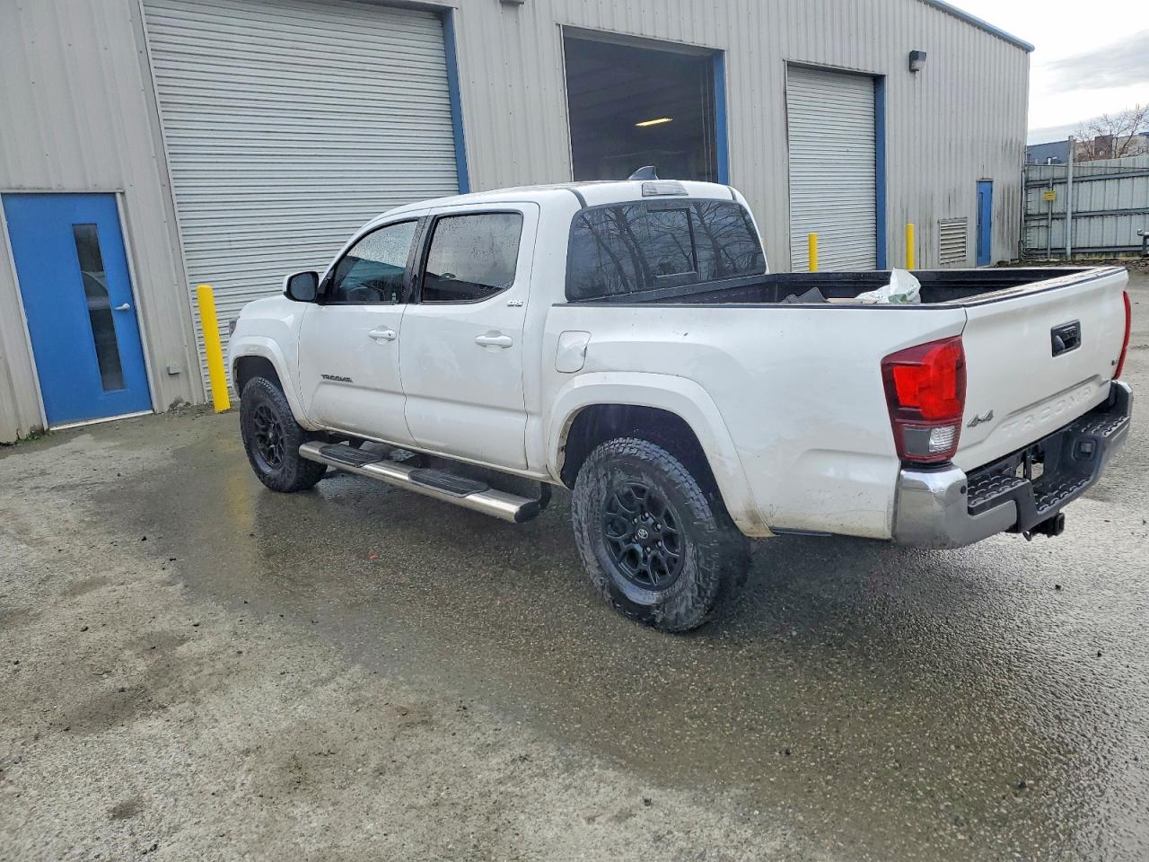 2021 TOYOTA TACOMA DOUBLE CAB photo 2