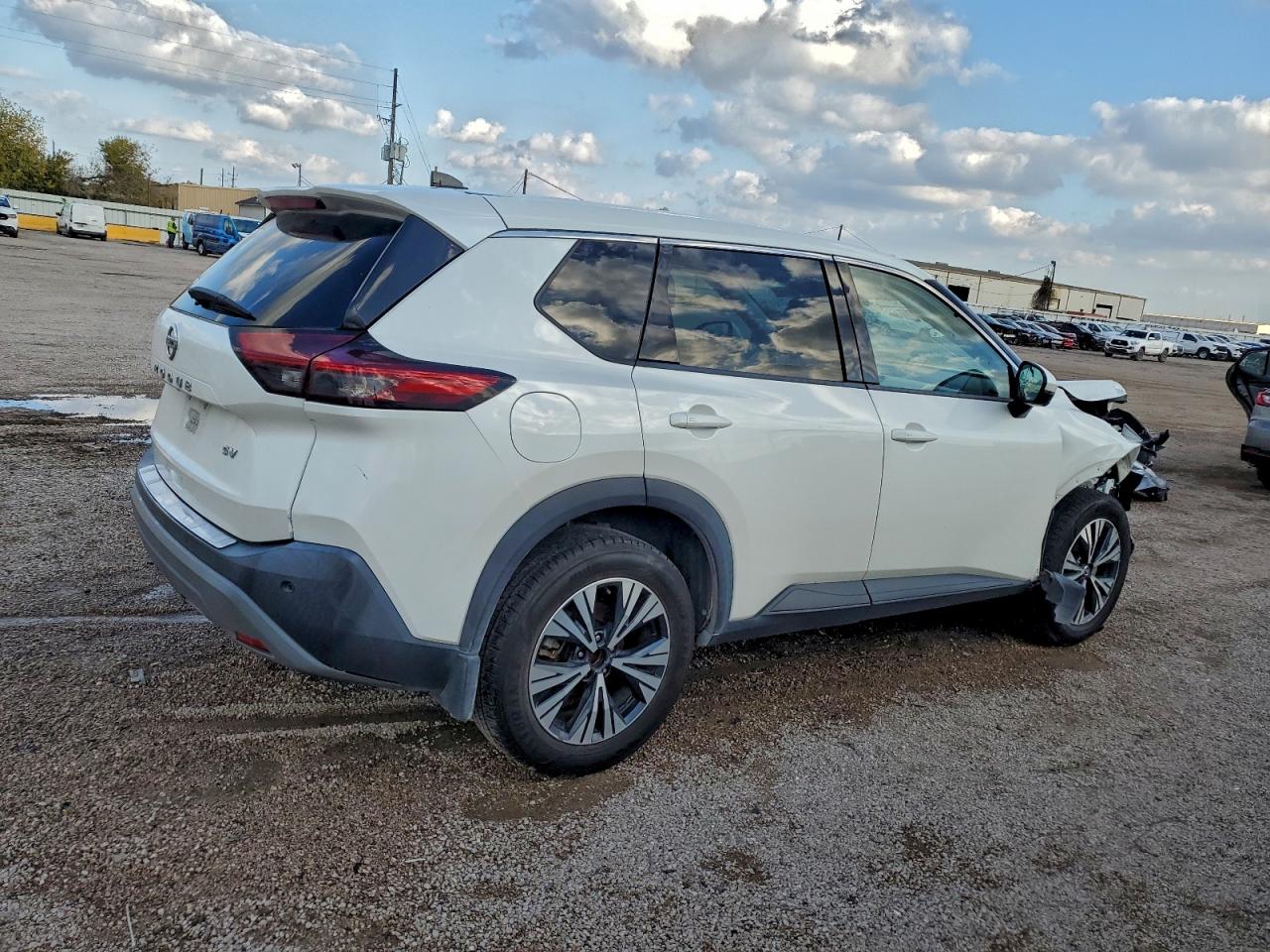 2021 NISSAN ROGUE SV photo 3